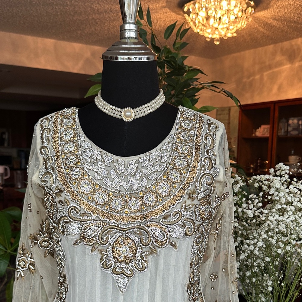 Pearl and Gold Choker Necklace with Matching Earrings Set